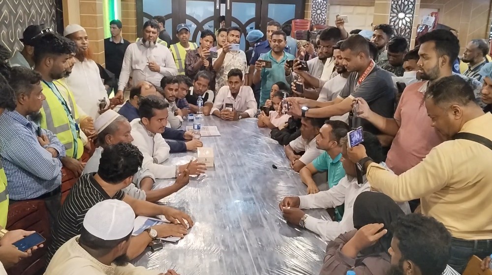 কুমিল্লায় শহীদ পরিবারের সঙ্গে মতবিনিময়ে সারজিস আলম